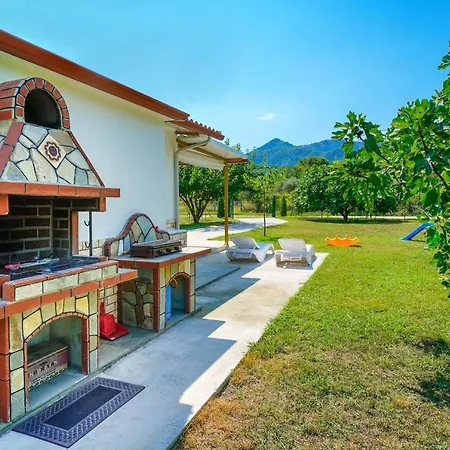 Semiramis Nyaraló Hriszí Amudiá