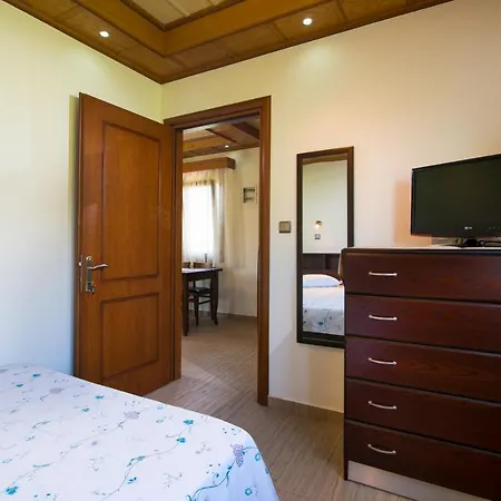 Nyaraló Semiramis Hriszí Amudiá