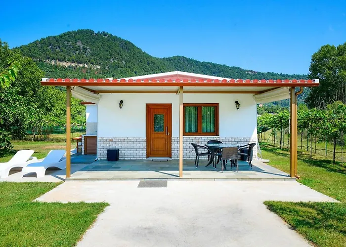 Nyaraló Semiramis *